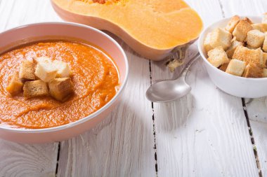 kremalı balkabağı çorbası