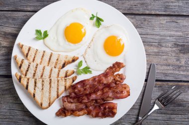 Yumurta pastırma ve tost Kahvaltı 