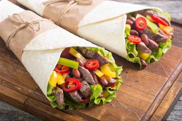 Burrito com carne bovina — Fotografia de Stock