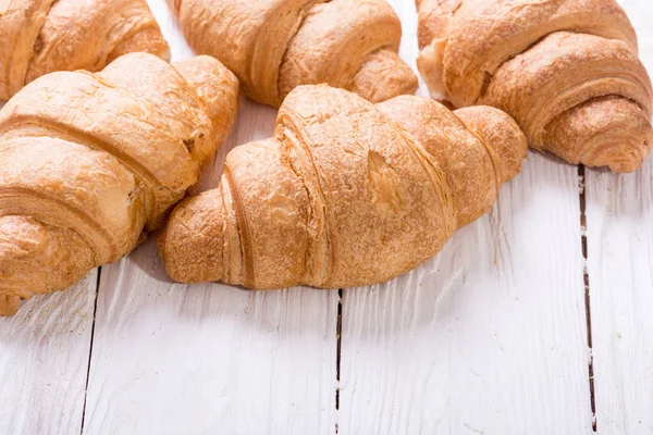 Croissant petit déjeuner traditionnel français — Photo