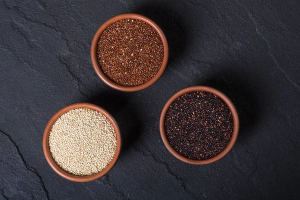 Zwarte, witte en rode quinoa — Stockfoto