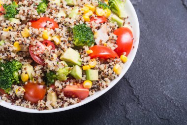 taze quinoa salata