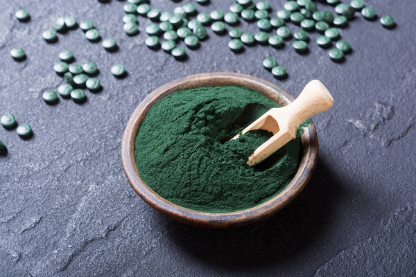 Зеленая спирулина порошок и таблетки
