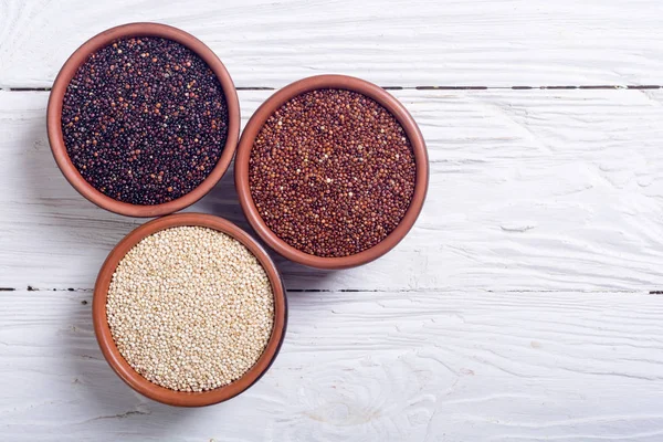 Quinoa preta, branca e vermelha — Fotografia de Stock
