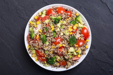 taze quinoa salata
