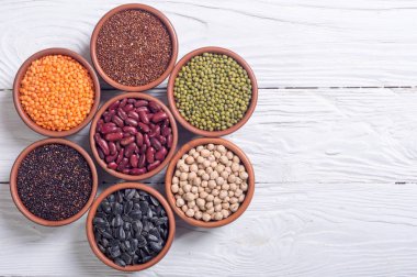 Hububat ve fasulye kase 