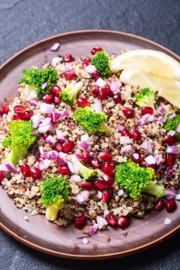 Quinoa salata Nar ile