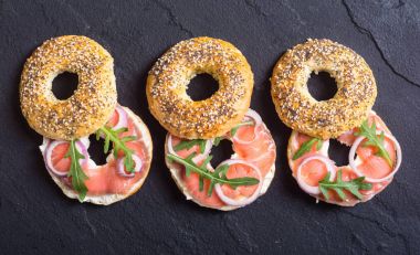 Somon ile ev yapımı simit 