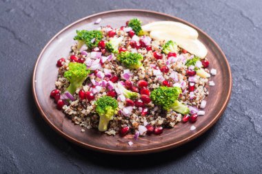 Quinoa salata Nar ile