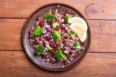 Quinoa salata Nar ile