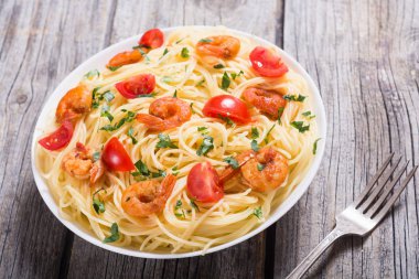 spagetti karides ile