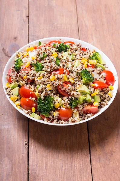 Salade de quinoa frais — Photo