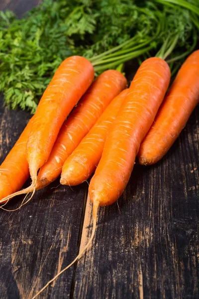Овощная морковь с листьями — стоковое фото