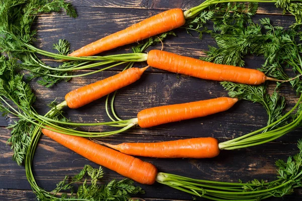 Carota vegetale con foglie — Foto Stock