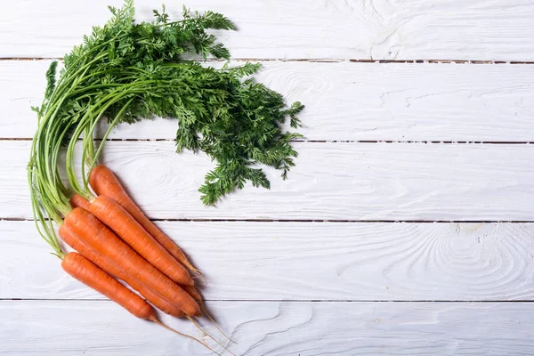 Sebze havuç yaprakları ile 