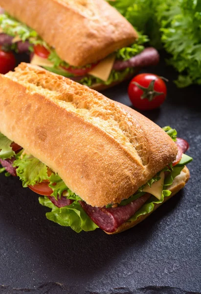 Ciabatta smörgås med sallad — Stockfoto