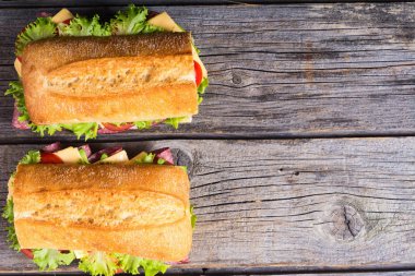 Ciabatta sandviç marul ile