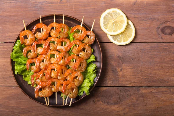 Grilled shrimps skewers — Stock Photo, Image