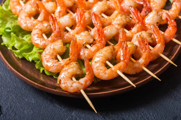 Grilled shrimps skewers — Stock Photo, Image