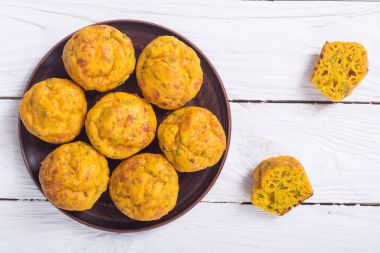 Peynir ile ev yapımı Fırında kek