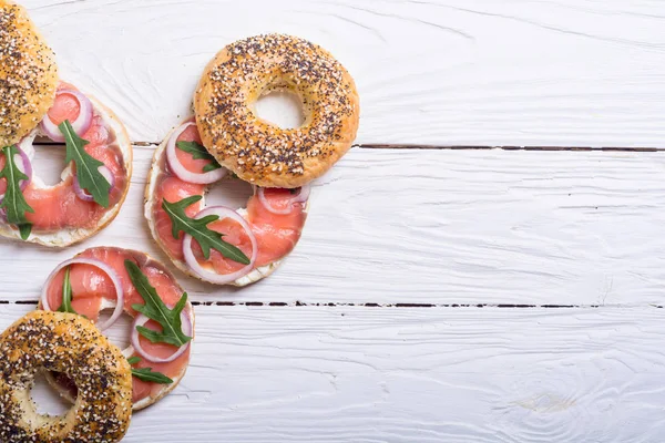 Homemade bagels with salmon — Stock Photo, Image