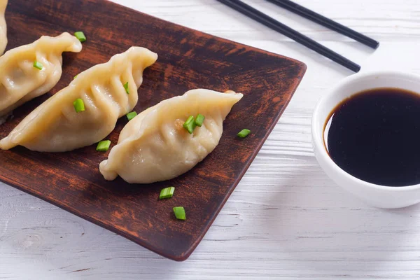 Dumplings Asiáticos Tradicionales Gyoza Con Cebolla Verde Salsa Soja — Foto de Stock