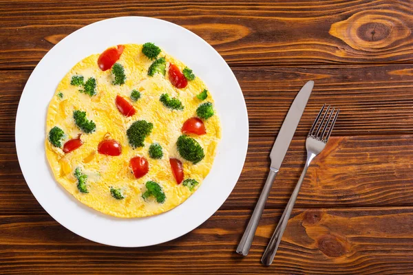 Colazione Italiana Sana Omelette Con Broccoli Pomodorini — Foto Stock