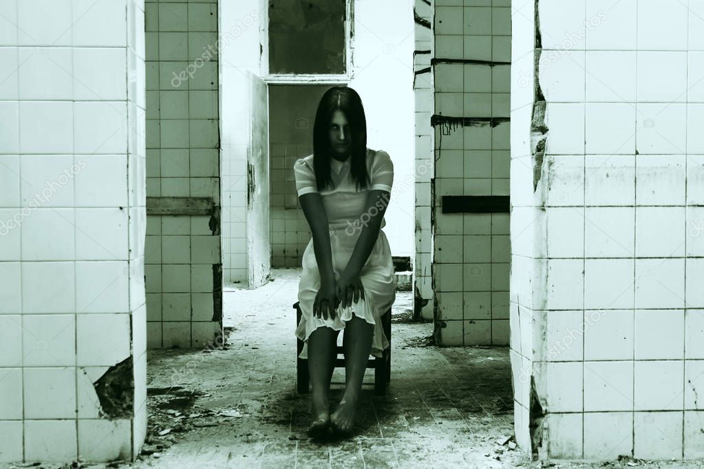 Horror scene of a spooky woman