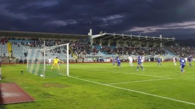 Rijeka, Hırvatistan - 17 Mayıs: Futbol maçı Nk Rijeka ve Nk Slaven Belupo (1 Hırvat Futbol Ligi) üzerinde 17 Mayıs 2014 yılında Rijeka.