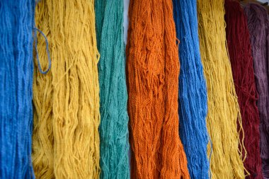 multicilored yün lifleri