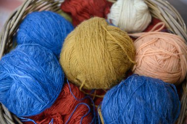 multicilored yün clews