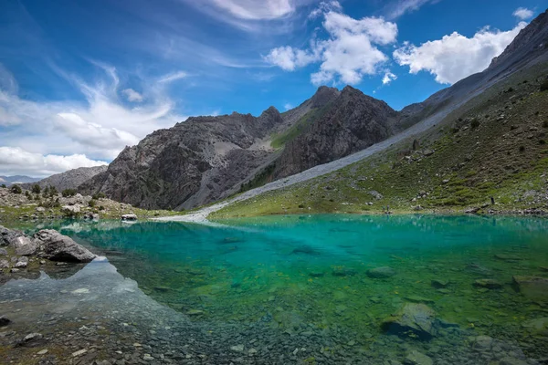 Fann dağlar göl — Stok fotoğraf