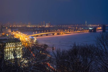 Kiev gece görünümü