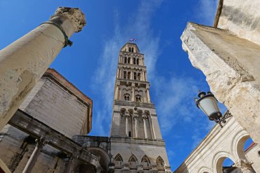 Bölünmüş mimarisi - Saint Domnius Katedrali.