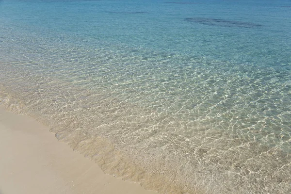 透明的大海，沙——这是梦想 — 图库照片