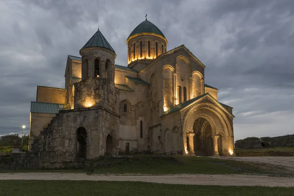 Catedral de Bagrati à noite — Fotografia de Stock