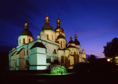Saint Sophia'nın Katedrali akşam görünümü