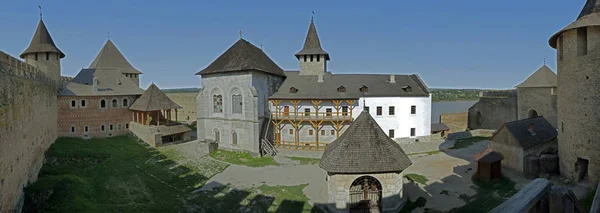 Visão geral da fortaleza de Khotyn e panorama — Fotografia de Stock