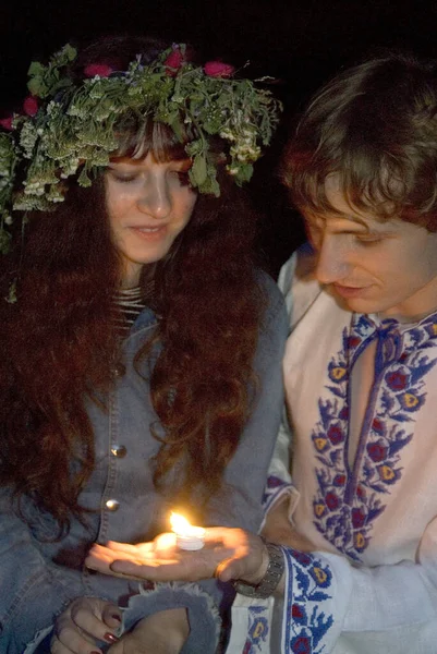 Pirogiv Kievskaya Oblast Ukraine 2006 Loving Couple Candle Hands Holiday — Stock Photo, Image