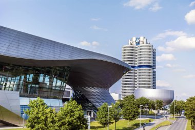 MUNİK, Almanya - 16 Haziran 2019: Münih, Almanya 'daki BMW Müze Binası
