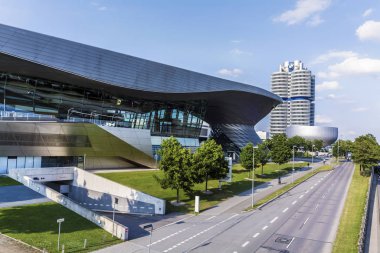 MUNİK, Almanya - 16 Haziran 2019: Münih, Almanya 'daki BMW Müze Binası