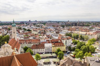 Münih, Almanya, Temmuz 2019: Münih, Almanya 'daki eski şehrin havadan görüntüsü. Skyline Arkaplanı 