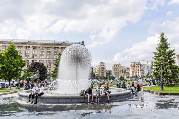 Kiev Ucrania Mayo 2019 Vista Plaza Maidan Nezalezhnosti Con Fuentes — Foto de Stock