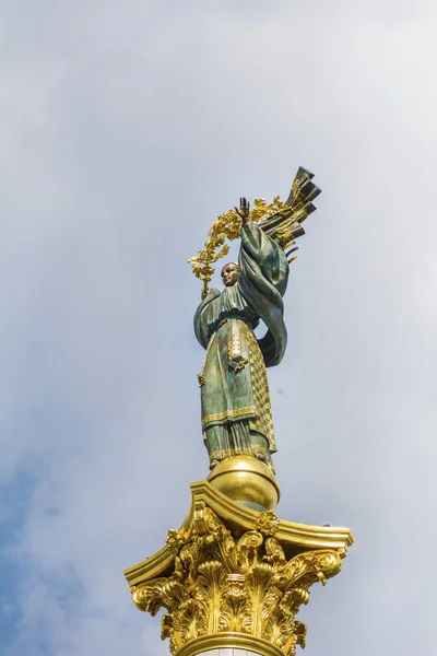 Kiev Ucrânia Junho 2018 Estátua Berehynia Monumento Independência Praça Independência — Fotografia de Stock
