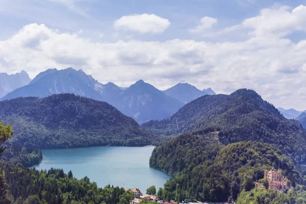 ドイツ バイエルン州の山湖の美しいパノラマビュー — ストック写真