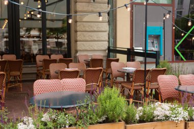 İsveç, Stockholm - Mayıs 2019. Baharda şehir merkezinde boş bir kafe..