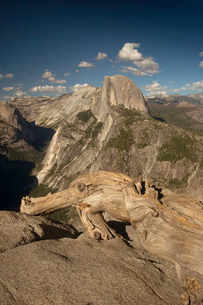 Demi-coupole dans le parc national Yosemite — Photo