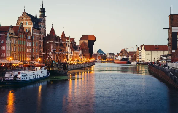 Embankment de la rivière Motlawa avec la grue, Gdansk — Photo
