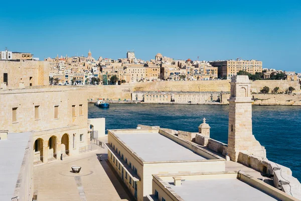 Muralhas Cidade Valletta Como Visto Birgu Vittoriosa Com Bastioned Fort — Fotografia de Stock