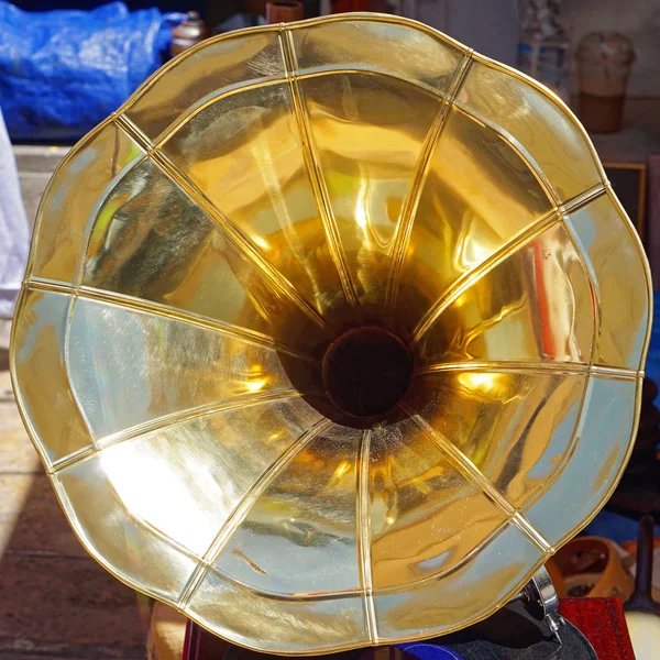 Vintage Gold Grammophon Lautsprecher — Stockfoto